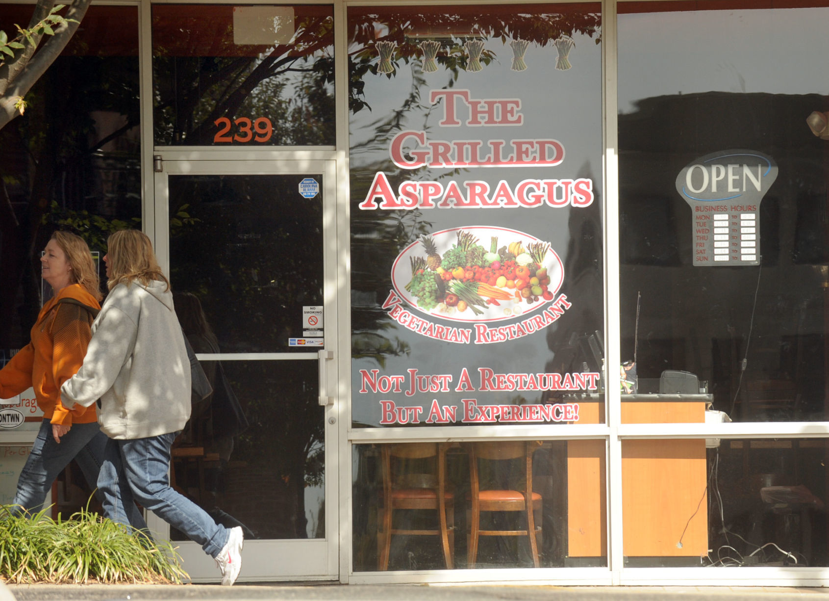 THE GRILLED ASPARAGUS